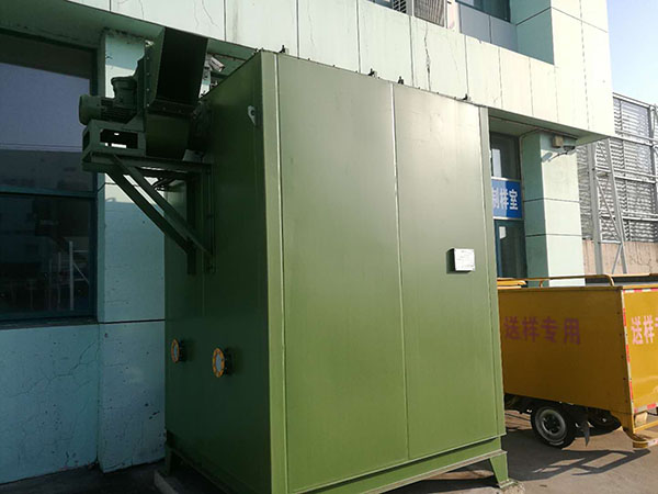 �������m��